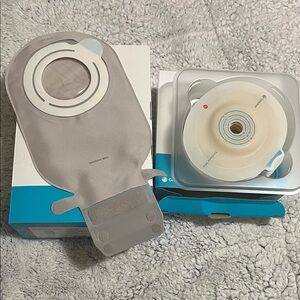 Sensura Mio coloplast 10 ostomy bags and 10 wafers